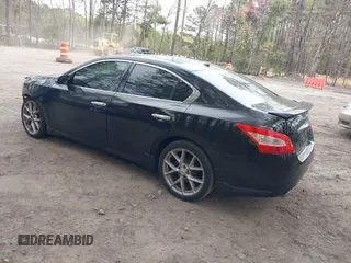 2011 Nissan Maxima SV z VIN 1N4AA5AP8BC824023, wystawiony jako IAAI lot #41937867 z przebiegiem 159 886 mil mil oraz . Historia ofert i sprzedaży dostępna na DreamBid. Obrazek 3.