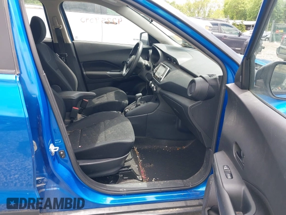 2022 Nissan Kicks S z VIN 3N1CP5BV1NL481274, wystawiony jako IAAI lot #42259040 z przebiegiem 32 082 mil mil oraz . Historia ofert i sprzedaży dostępna na DreamBid. Obrazek 5.