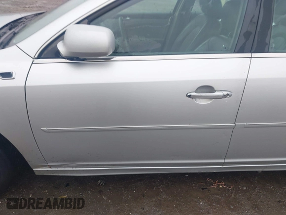 2011 Buick Lucerne CXL with VIN 1G4HC5EM2BU112129, listed as a IAAI auction lot 41190897 with 272,076 mi miles and . Bid and sale history available at carsss.com. Image 20.