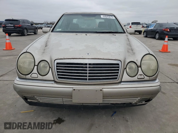 1998 Mercedes-Benz E-Class with VIN WDBJF65F0WA666795, listed as a Copart auction lot 44845875 with 241,968 mi miles and Clean Title. Bid and sale history available at carsss.com. Image 5.