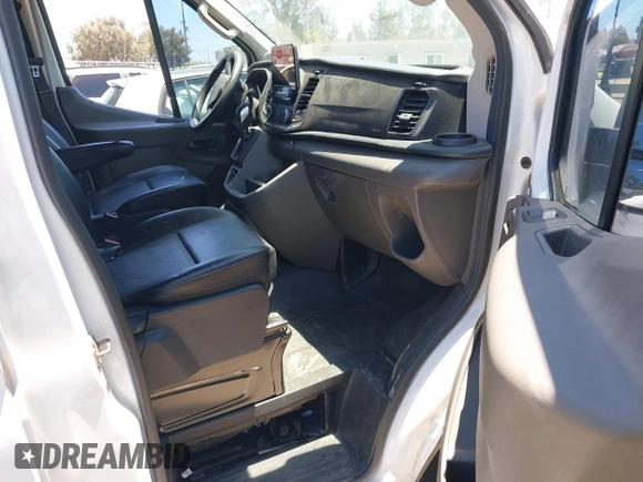 2020 Ford Transit Cargo z VIN 1FTBW3X89LKB72069, wystawiony jako IAAI lot #42623407 z przebiegiem 454 279 mil mil oraz . Historia ofert i sprzedaży dostępna na DreamBid. Obrazek 5.