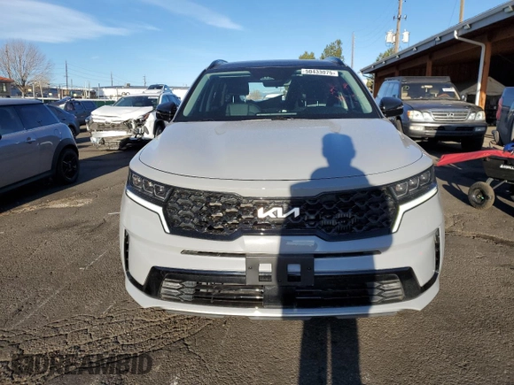 2022 Kia Sorento SX z VIN 5XYRKDLF0NG136154, wystawiony jako Copart lot #50433075 z przebiegiem 17 660 mil mil oraz Szkoda całkowita • Salvage title. Historia ofert i sprzedaży dostępna na DreamBid. Obrazek 5.