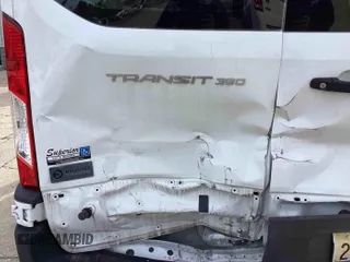 2020 Ford Transit Passenger XL с VIN 1FDAX2C86LKA63962, выставлен на аукционе IAAI как лот 42674555 с пробегом 27 261 миль миль и . История ставок и продаж доступна на DreamBid. Изображение 1.