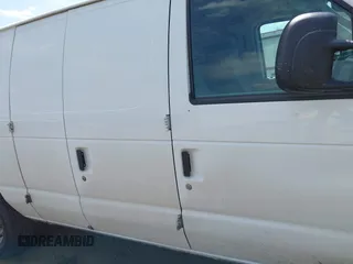 2014 Ford Econoline Cargo Commercial z VIN 1FTNS2EW9EDB03748, wystawiony jako IAAI lot #42574971 z przebiegiem 250 937 mil mil oraz . Historia ofert i sprzedaży dostępna na DreamBid. Obrazek 13.