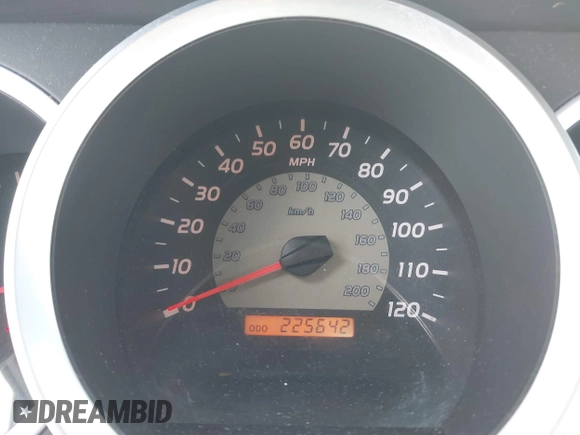 2005 Toyota Tacoma z VIN 5TEUU42N45Z035010, wystawiony jako IAAI lot #41916068 z przebiegiem 225 642 mil mil oraz . Historia ofert i sprzedaży dostępna na DreamBid. Obrazek 7.