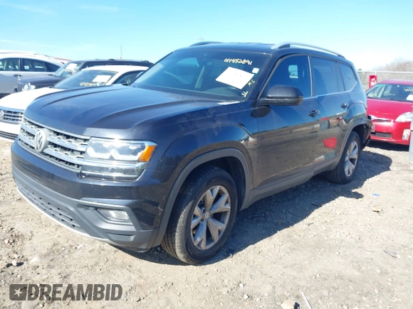 2018 Volkswagen Atlas SE z VIN 1V2LR2CA4JC582833, wystawiony jako IAAI lot #41452891 z przebiegiem 122 396 mil mil oraz . Historia ofert i sprzedaży dostępna na DreamBid. Obrazek 2.