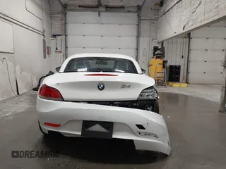 2015 BMW Z4 sDrive28i with VIN WBALL5C51FJ997681, listed as a IAAI auction lot 41323332 with 47,991 mi miles. Bid and sale history available at carsss.com. Image 16.
