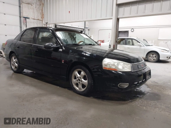 2003 Saturn LS z VIN 1G8JU54FX3Y548186, wystawiony jako IAAI lot #42092728 z przebiegiem 126 589 mil mil oraz . Historia ofert i sprzedaży dostępna na DreamBid. Obrazek 1.