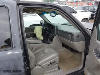 2004 Chevrolet Tahoe LT with VIN 1GNEC13Z24J330050, listed as a IAAI auction lot 41802659 with 278,497 mi miles. Bid and sale history available at carsss.com. Image 5.