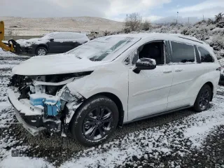 2024 Toyota Sienna XSE z VIN 5TDDSKFC6RS134000, wystawiony jako Copart lot #79643084 z przebiegiem Nie podano mil oraz Szkoda całkowita • Salvage title. Historia ofert i sprzedaży dostępna na DreamBid. Obrazek 1.