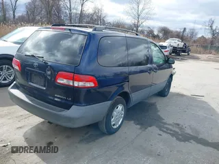 2003 Toyota Sienna LE with VIN 4T3ZF13C83U544926, listed as a IAAI auction lot 41745539 with 184,517 mi miles and . Bid and sale history available at carsss.com. Image 4.