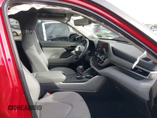2023 Toyota Highlander L z VIN 5TDKDRAH9PS526978, wystawiony jako IAAI lot #40818784 z przebiegiem 82 801 mil mil oraz . Historia ofert i sprzedaży dostępna na DreamBid. Obrazek 5.