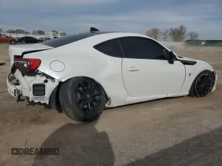 2020 Toyota 86 with VIN JF1ZNAA14L8752088, listed as a Copart auction lot 77480334 with 35,097 mi miles and Salvage Title. Bid and sale history available at carsss.com. Image 3.