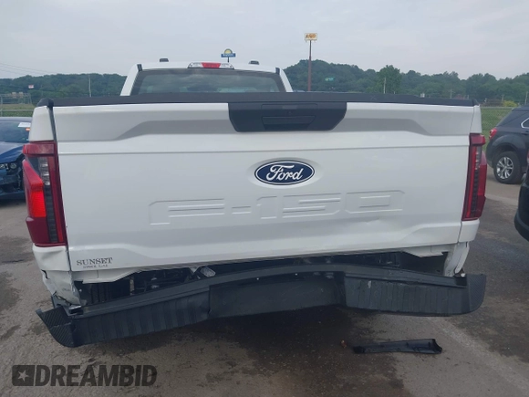 2024 Ford F-150 XL z VIN 1FTMF1KP3RKF57535, wystawiony jako IAAI lot #42477026 z przebiegiem 1 781 mil mil oraz . Historia ofert i sprzedaży dostępna na DreamBid. Obrazek 16.