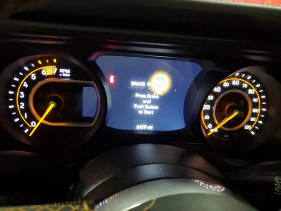 2024 Jeep Wrangler Sahara z VIN 1C4PJXEG8RW246069, wystawiony jako Copart lot #84146804 z przebiegiem 6 419 mil mil oraz Szkoda całkowita • Salvage title. Historia ofert i sprzedaży dostępna na DreamBid. Obrazek 9.