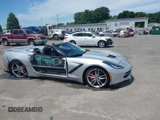2014 Chevrolet Corvette Z51 3LT z VIN 1G1YM3D7XE5120603, wystawiony jako IAAI lot #42313984 z przebiegiem 64 199 mil mil oraz . Historia ofert i sprzedaży dostępna na DreamBid. Obrazek 13.