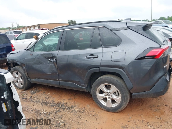 2021 Toyota RAV4 XLE with VIN 2T3W1RFV7MW114464, listed as a IAAI auction lot 39354802 with 41,922 mi miles. Bid and sale history available at carsss.com. Image 14.