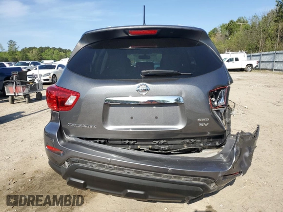 2018 Nissan Pathfinder SV z VIN 5N1DR2MM7JC673380, wystawiony jako Copart lot #52621935 z przebiegiem 101 334 mil mil oraz Szkoda całkowita • Salvage title. Historia ofert i sprzedaży dostępna na DreamBid. Obrazek 6.
