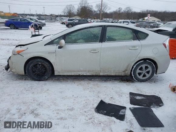 2015 Toyota Prius Four with VIN JTDKN3DU3F1933788, listed as a IAAI auction lot 41602001 with 324,092 mi miles. Bid and sale history available at carsss.com. Image 14.