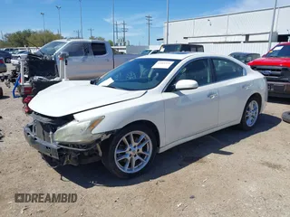 2014 Nissan Maxima SV z VIN 1N4AA5AP6EC457434, wystawiony jako IAAI lot #41801971 z przebiegiem 160 756 mil mil oraz . Historia ofert i sprzedaży dostępna na DreamBid. Obrazek 2.