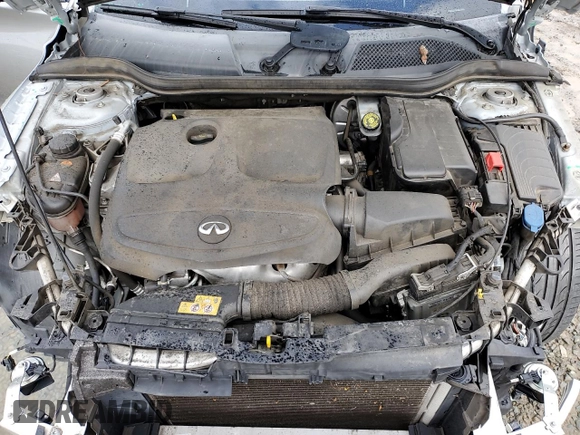 2018 Infiniti QX30 Premium with VIN SJKCH5CP0JA048053, listed as a Copart auction lot 48202385 with 90,578 mi miles and Salvage title. Bid and sale history available at DreamBid. Image 13.