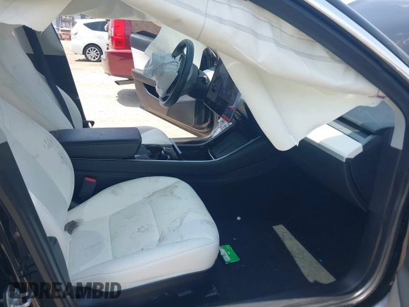 2020 Tesla Model 3 Standard Range Plus z VIN 5YJ3E1EA9LF738102, wystawiony jako IAAI lot #42107744 z przebiegiem 73 294 mil mil oraz . Historia ofert i sprzedaży dostępna na DreamBid. Obrazek 5.