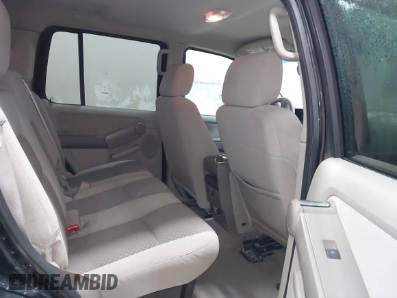 2006 Ford Explorer XLS z VIN 1FMEU72E66UB14206, wystawiony jako IAAI lot #41643512 z przebiegiem 126 994 mil mil oraz . Historia ofert i sprzedaży dostępna na DreamBid. Obrazek 8.