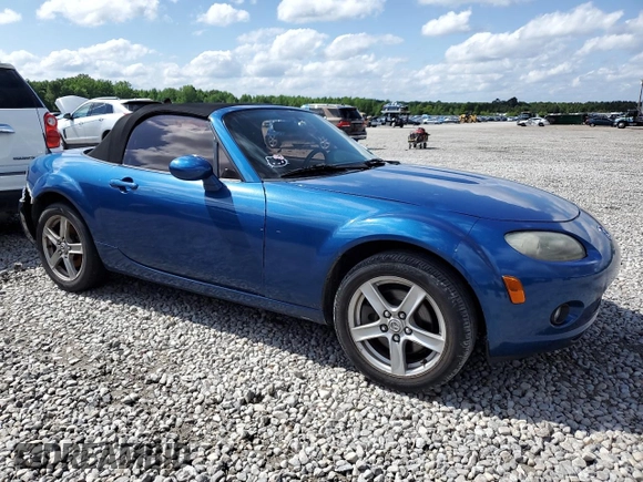 2006 Mazda MX-5 Miata Sport z VIN JM1NC25F760122353, wystawiony jako Copart lot #53557585 z przebiegiem 150 409 mil mil oraz Szkoda całkowita • Salvage title. Historia ofert i sprzedaży dostępna na DreamBid. Obrazek 4.