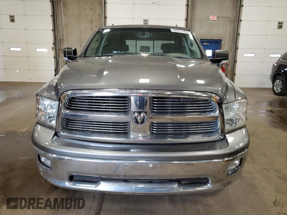 2010 Dodge 1500 SLT z VIN 1D7RV1CT8AS158828, wystawiony jako Copart lot #60521765 z przebiegiem 226 893 mil mil oraz Czysty tytuł • Clean title. Historia ofert i sprzedaży dostępna na DreamBid. Obrazek 5.