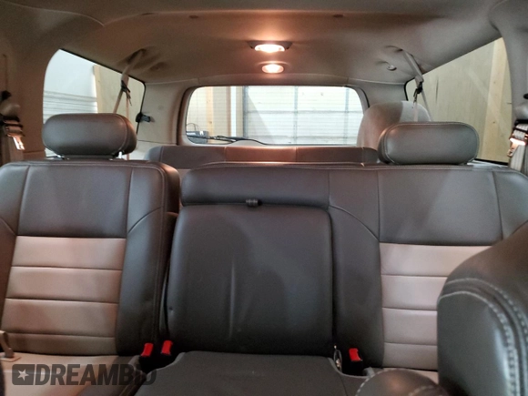 2003 Ford Excursion Eddie Bauer z VIN 1FMNU45S03EB25000, wystawiony jako Copart lot #78908554 z przebiegiem 110 284 mil mil oraz Szkoda całkowita • Salvage title. Historia ofert i sprzedaży dostępna na DreamBid. Obrazek 10.