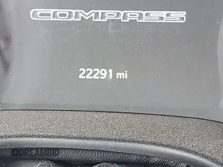 2022 Jeep Compass Latitude with VIN 3C4NJDBB1NT110087, listed as a IAAI auction lot 42033883 with 22,291 mi miles and . Bid and sale history available at DreamBid. Image 15.