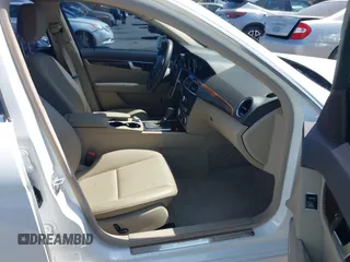 2013 Mercedes-Benz C 300 Sport с VIN WDDGF8AB0DG059869, выставлен на аукционе IAAI как лот 42404048 с пробегом 89 237 миль миль и . История ставок и продаж доступна на DreamBid. Изображение 5.