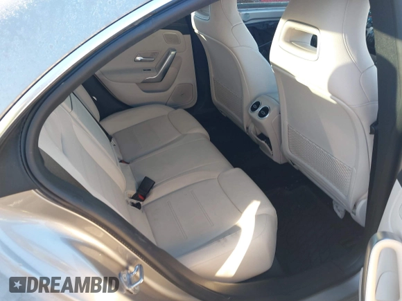 2020 Mercedes-Benz CLA 250 z VIN WDD5J4HB1LN036082, wystawiony jako IAAI lot #41528585 z przebiegiem 44 600 mil mil oraz . Historia ofert i sprzedaży dostępna na DreamBid. Obrazek 8.