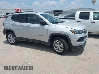 2024 Jeep Compass Latitude with VIN 3C4NJDBN6RT119349, listed as a IAAI auction lot 42125341 with 43,992 mi miles. Bid and sale history available at carsss.com. Image 1.