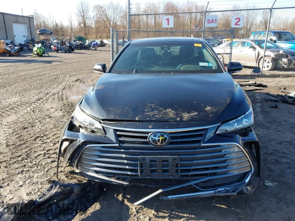 2019 Toyota Avalon XLE with VIN 4T1BZ1FB6KU013940, listed as a IAAI auction lot 42045140 with 67,368 mi miles. Bid and sale history available at carsss.com. Image 13.
