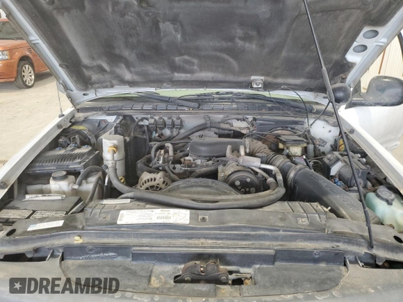 1997 GMC Sonoma with VIN 1GTCT14X2VK514199, listed as a Copart auction lot 47476735 with 136,443 mi miles and Salvage Title. Bid and sale history available at carsss.com. Image 12.