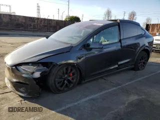 2024 Tesla Model X Plaid with VIN 7SAXCBE62RF452788, listed as a Copart auction lot 44058525 with 4,800 mi miles and Salvage Title. Bid and sale history available at DreamBid. Image 1.