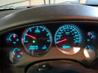 2010 Chevrolet Avalanche LS z VIN 3GNVKEE09AG272010, wystawiony jako Copart lot #52008485 z przebiegiem 152 496 mil mil oraz Szkoda całkowita • Salvage title. Historia ofert i sprzedaży dostępna na DreamBid. Obrazek 9.