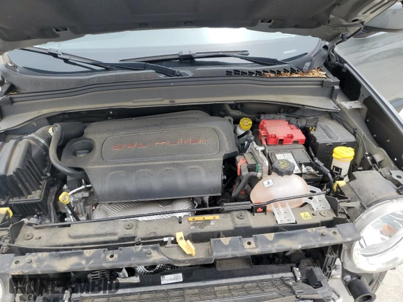 2020 Jeep Renegade Latitude with VIN ZACNJABB9LPL76621, listed as a Copart auction lot 59184145 with 27,827 mi miles and Clean title. Bid and sale history available at DreamBid. Image 11.