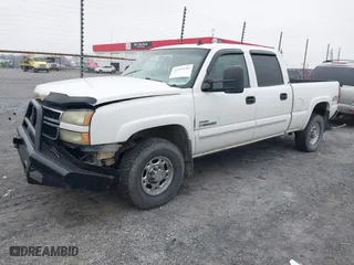2006 Chevrolet Silverado 2500HD LT1 with VIN 1GCHK23D16F156660, listed as a IAAI auction lot 41497692 with 287,502 mi miles. Bid and sale history available at carsss.com. Image 17.