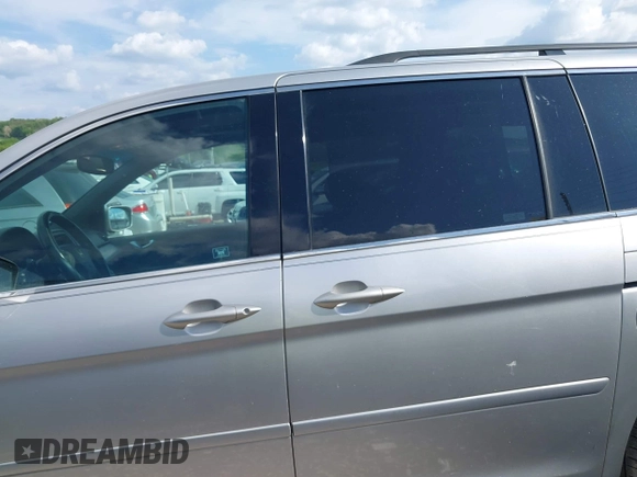 2009 Honda Odyssey Touring z VIN 5FNRL38999B052244, wystawiony jako IAAI lot #42085003 z przebiegiem 269 402 mil mil oraz . Historia ofert i sprzedaży dostępna na DreamBid. Obrazek 6.