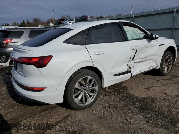 2021 Audi e-tron Sportback S line Premium Plus z VIN WA12AAGEXMB013582, wystawiony jako Copart lot #69440302 z przebiegiem 17 876 mil mil oraz . Historia ofert i sprzedaży dostępna na DreamBid. Obrazek 3.