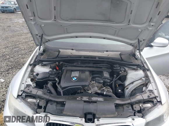 2011 BMW 3 Series 328i xDrive with VIN WBAPK5C5XBF127087, listed as a IAAI auction lot 40738105 with 141,222 mi miles and . Bid and sale history available at DreamBid. Image 10.