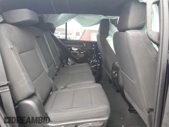 2021 Chevrolet Tahoe LS z VIN 1GNSCMKD6MR334050, wystawiony jako Copart lot #45303224 z przebiegiem 31 690 mil mil oraz . Historia ofert i sprzedaży dostępna na DreamBid. Obrazek 10.