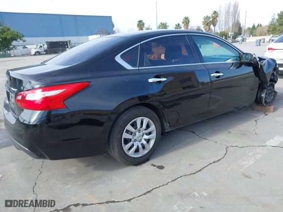 2016 Nissan Altima 2.5 SL with VIN 1N4AL3APXGC138765, listed as a IAAI auction lot 41540035 with 114,966 mi miles. Bid and sale history available at carsss.com. Image 4.