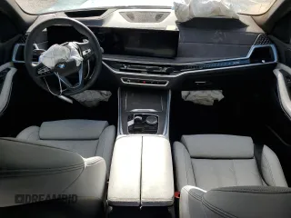 2025 BMW X5 sDrive40i with VIN 5UX13EU04S9W39305, listed as a Copart auction lot 43822695 with 0 mi miles and Salvage Title. Bid and sale history available at carsss.com. Image 8.