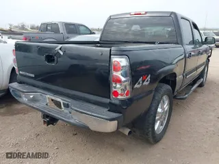 2006 Chevrolet Silverado 1500 LS with VIN 2GCEK13VX61299300, listed as a IAAI auction lot 41742351 with 194,576 mi miles. Bid and sale history available at carsss.com. Image 4.