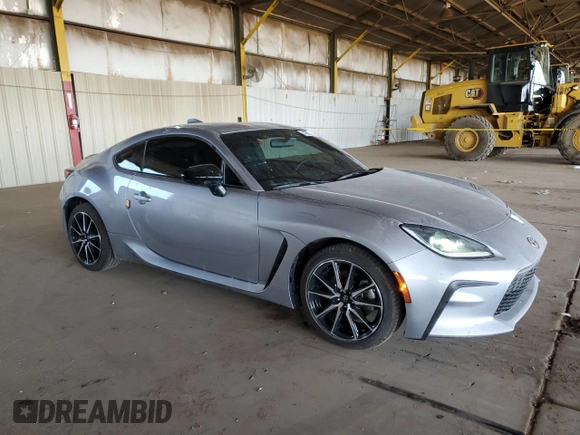 2024 Toyota 86 z VIN JF1ZNBB17R9755378, wystawiony jako Copart lot #47601375 z przebiegiem 6 697 mil mil oraz Szkoda całkowita • Salvage title. Historia ofert i sprzedaży dostępna na DreamBid. Obrazek 4.