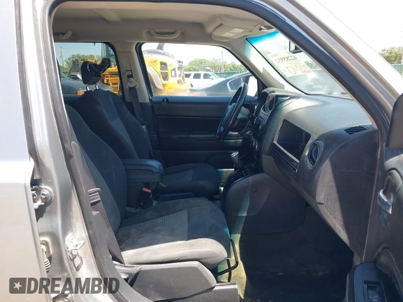 2016 Jeep Patriot High Altitude with VIN 1C4NJRFB3GD767635, listed as a IAAI auction lot 42285932 with 129,434 mi miles and . Bid and sale history available at DreamBid. Image 5.