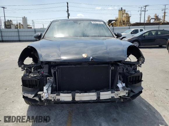 2019 Porsche Cayenne with VIN WP1AA2AY9KDA05256, listed as a Copart auction lot 61611175 with 64,148 mi miles and Salvage title. Bid and sale history available at DreamBid. Image 5.